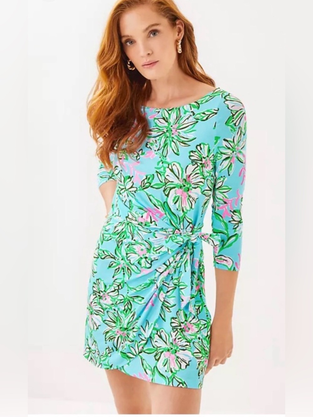 Lilly Pulitzer Blaise 3/4 Sleeve
Romper in Ocean Blue
"Multi Sun of a Bun" Print